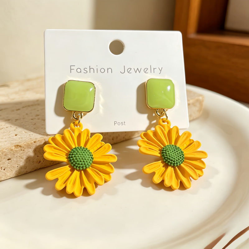 Daisy Earrings For Women In Sweet Style, White Epoxy With Zinc Alloy Material