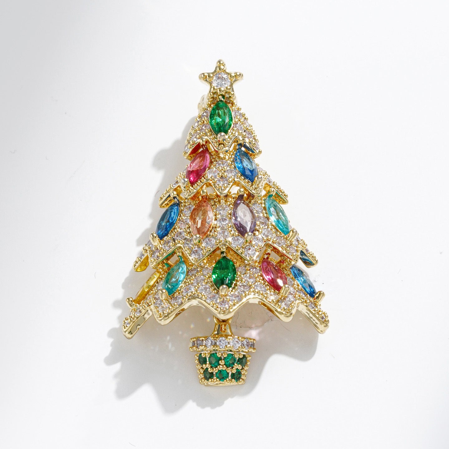 Christmas Tree Pin In Copper With Zircon Inlay, Featuring Electroplated Craftsmanship For Festive Style