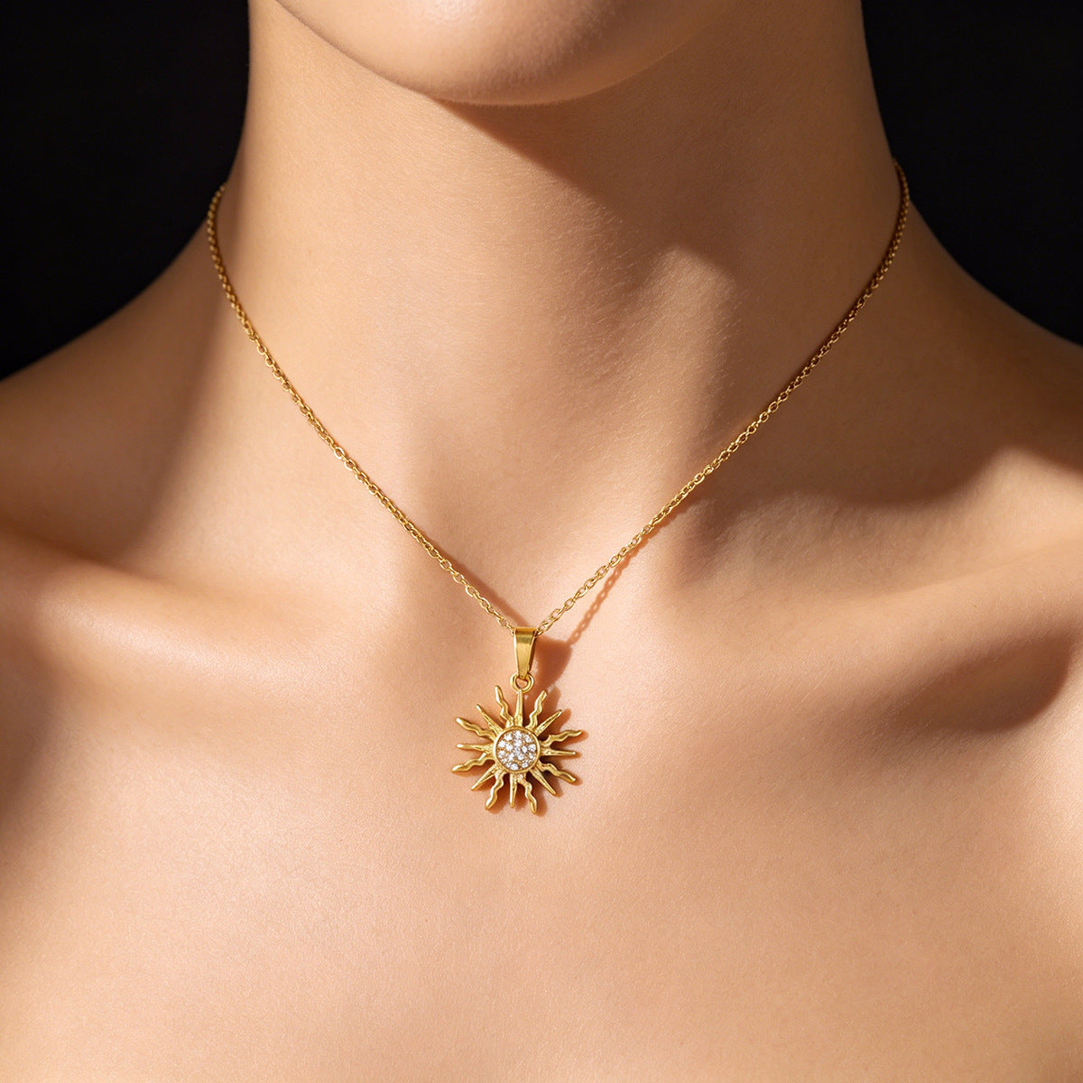 Handmade Tropical Style Necklace With PVD Coated Titanium Steel And Titanium Plating On Cable Chain