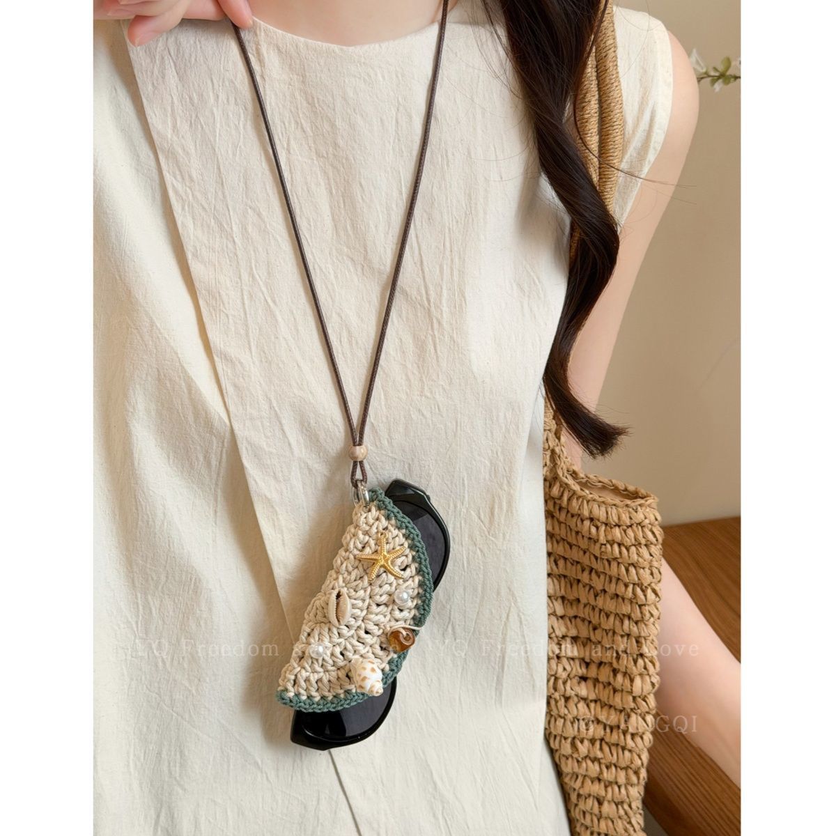 Braid Pattern Shell Necklace For Women With Woven Chain, Acrylic Material And Alloy Pendant