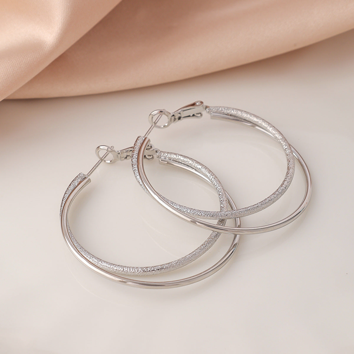 Gold Circle Earrings For Women With Copper Ear Pins Featuring Exaggerated Style