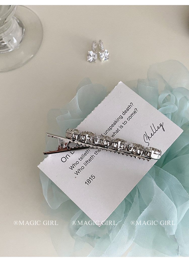 Luxurious Sparkly Hairpin For Women Featuring Rhinestones