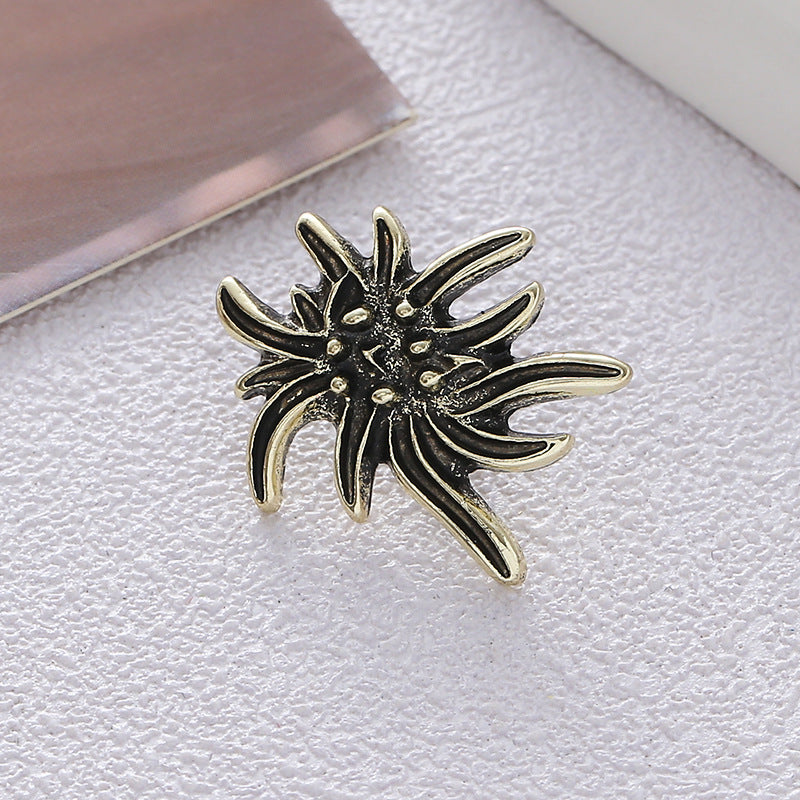 Flowers Pin Made Of Alloy Featuring Electroplated Craftsmanship, Perfect For Oktoberfest