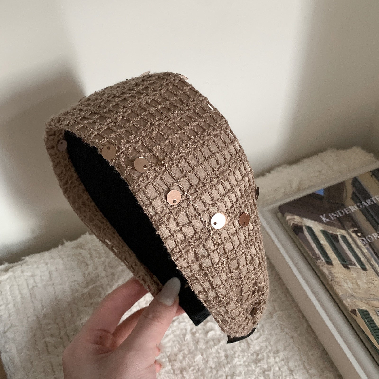 French Style Jewelry Headband For Women With Mixed Materials Featuring Coffer Color And Sequins Embellishment