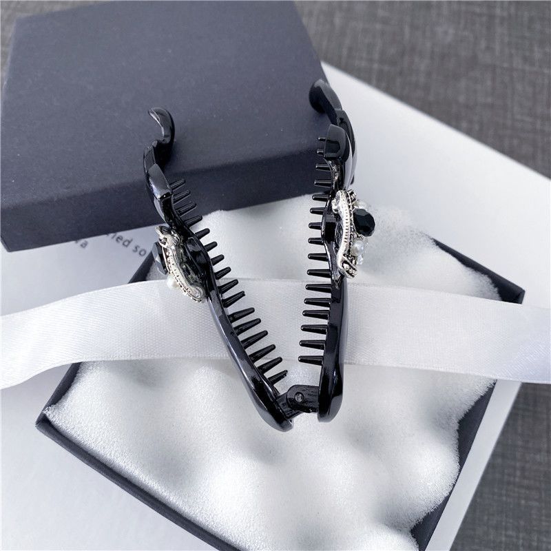 Commute Style Banana Clip Hairpin With Rhinestones For Elegant Hair Styling