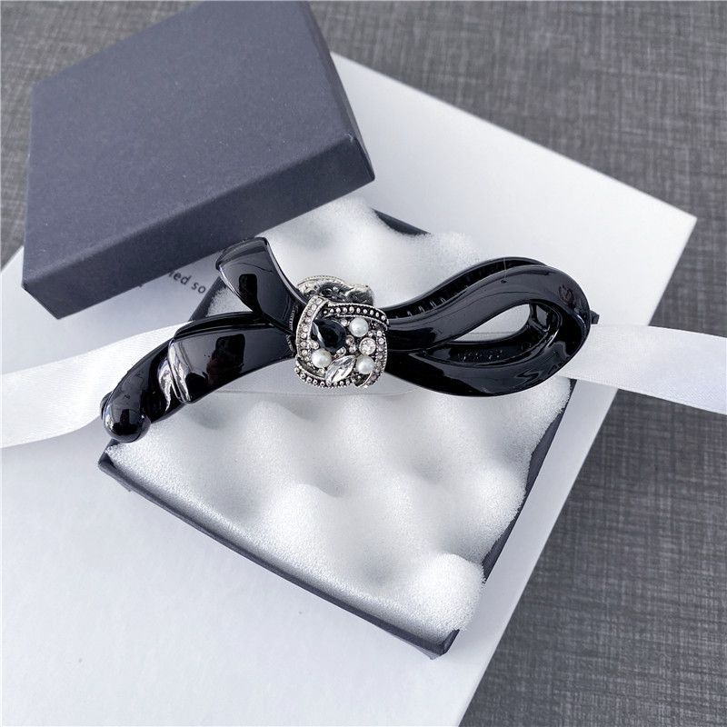 Commute Style Banana Clip Hairpin With Rhinestones For Elegant Hair Styling