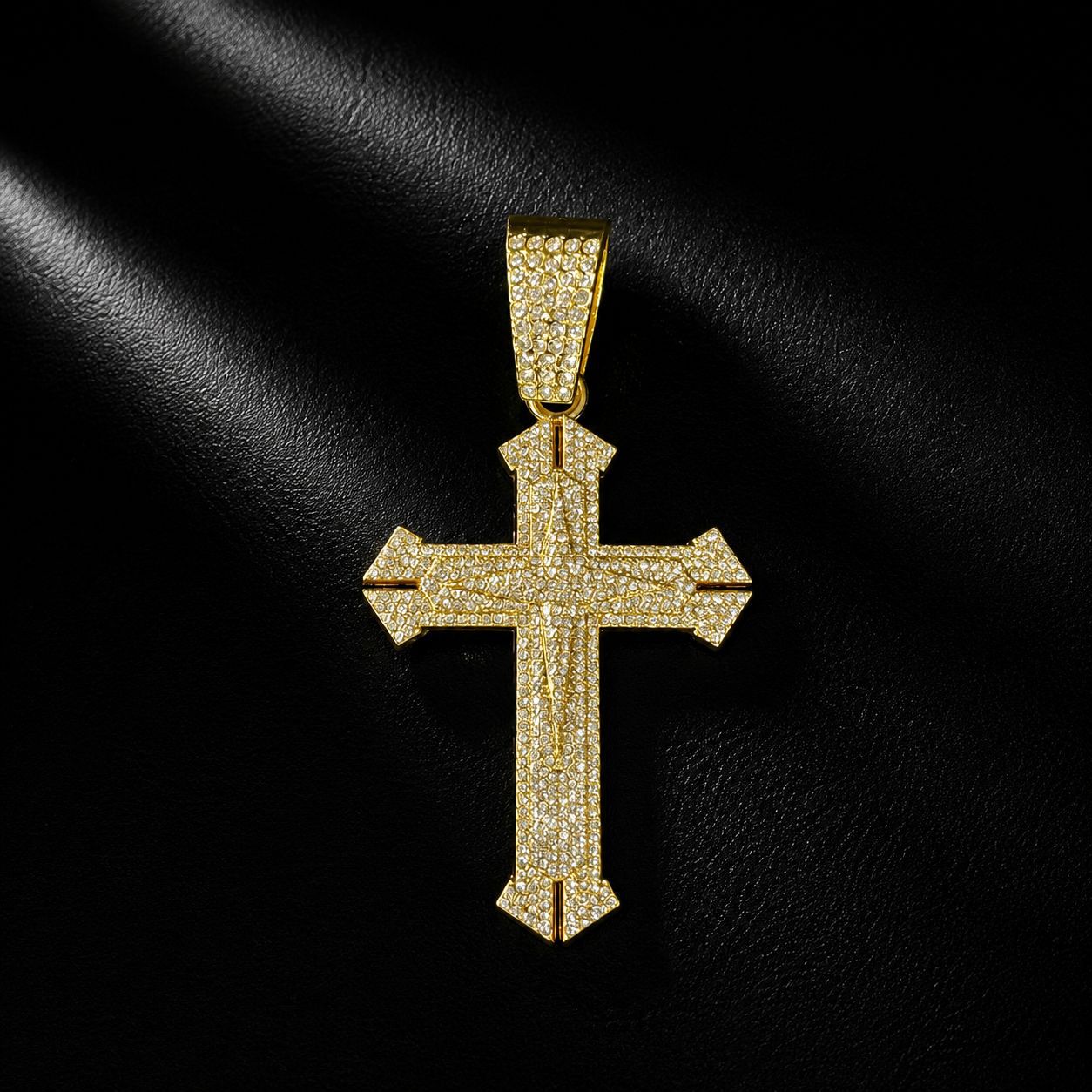 Hip-Hop Style Cross Pendant For Men In Alloy With Rhinestone Inlay Featuring Cutting Craftsmanship