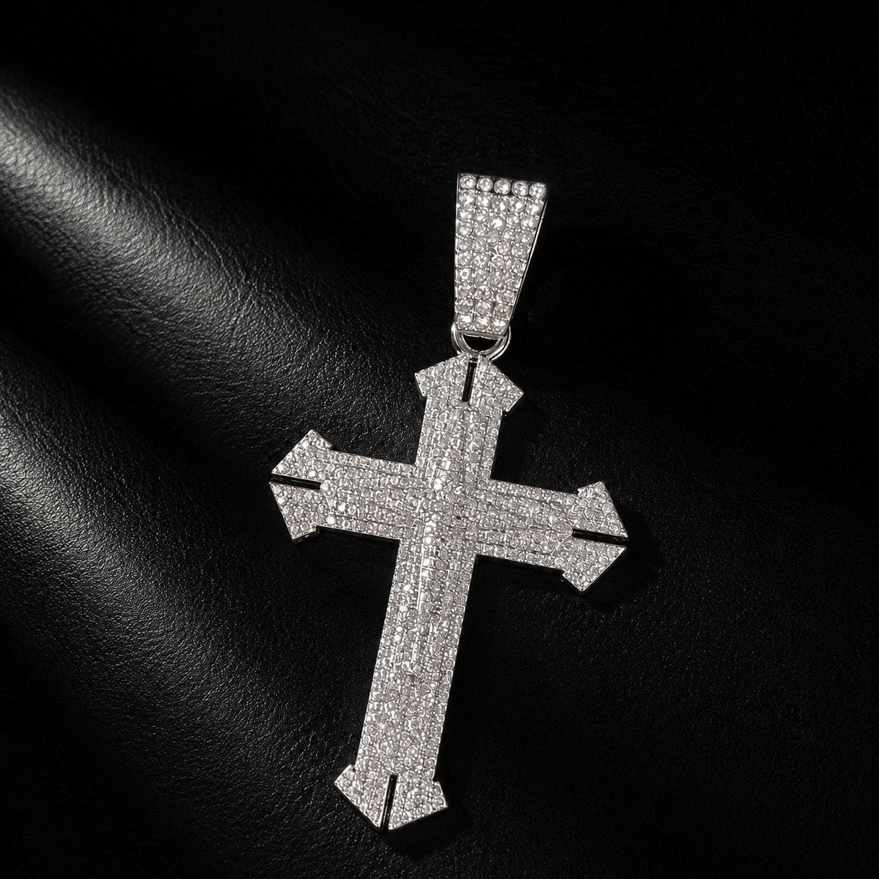 Hip-Hop Style Cross Pendant For Men In Alloy With Rhinestone Inlay Featuring Cutting Craftsmanship
