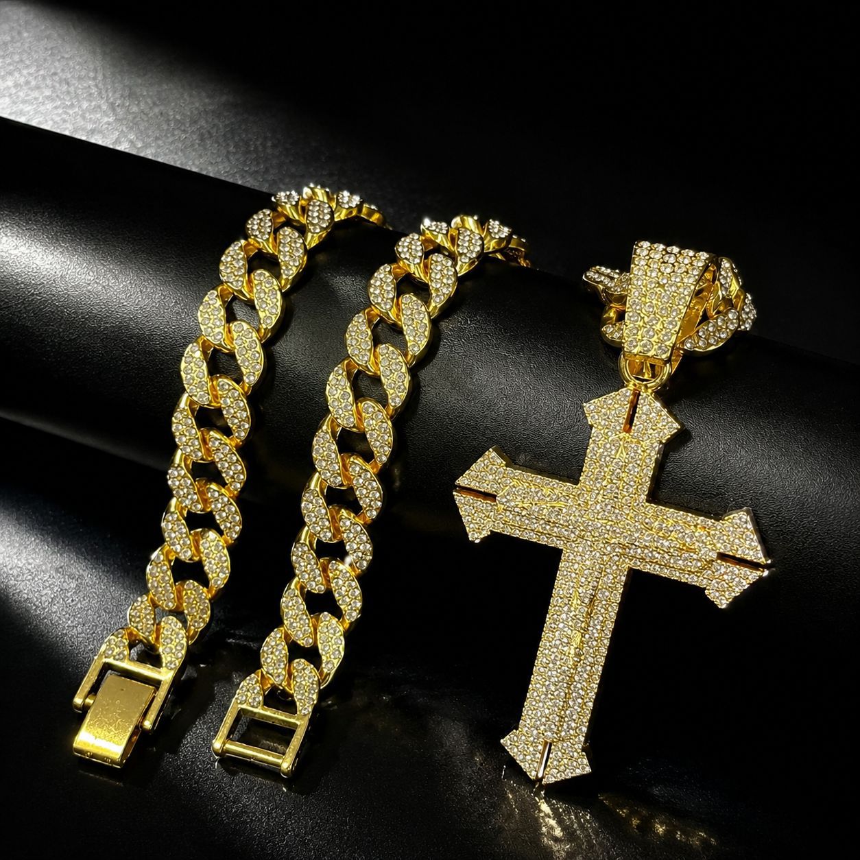 Hip-Hop Style Cross Pendant For Men In Alloy With Rhinestone Inlay Featuring Cutting Craftsmanship