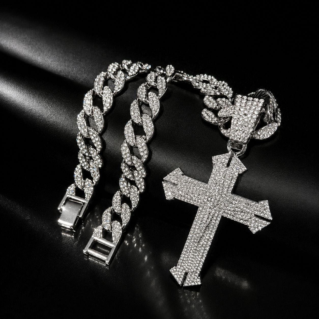 Hip-Hop Style Cross Pendant For Men In Alloy With Rhinestone Inlay Featuring Cutting Craftsmanship