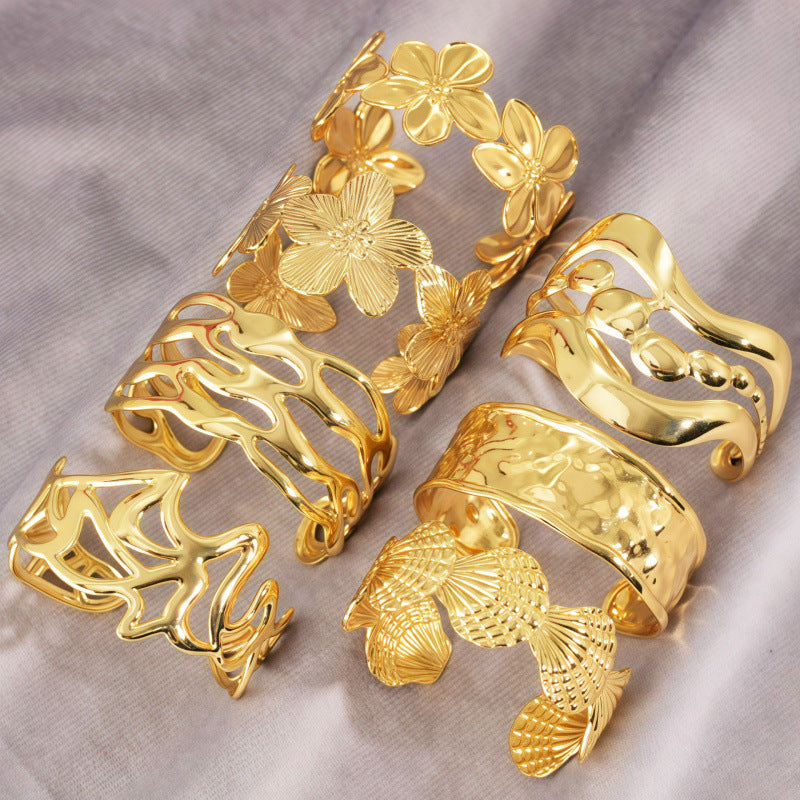 Electroplated Flowers Bangle For Women In 304 Stainless Steel With Golden Plated Finish And 0.03µm Coating Thickness