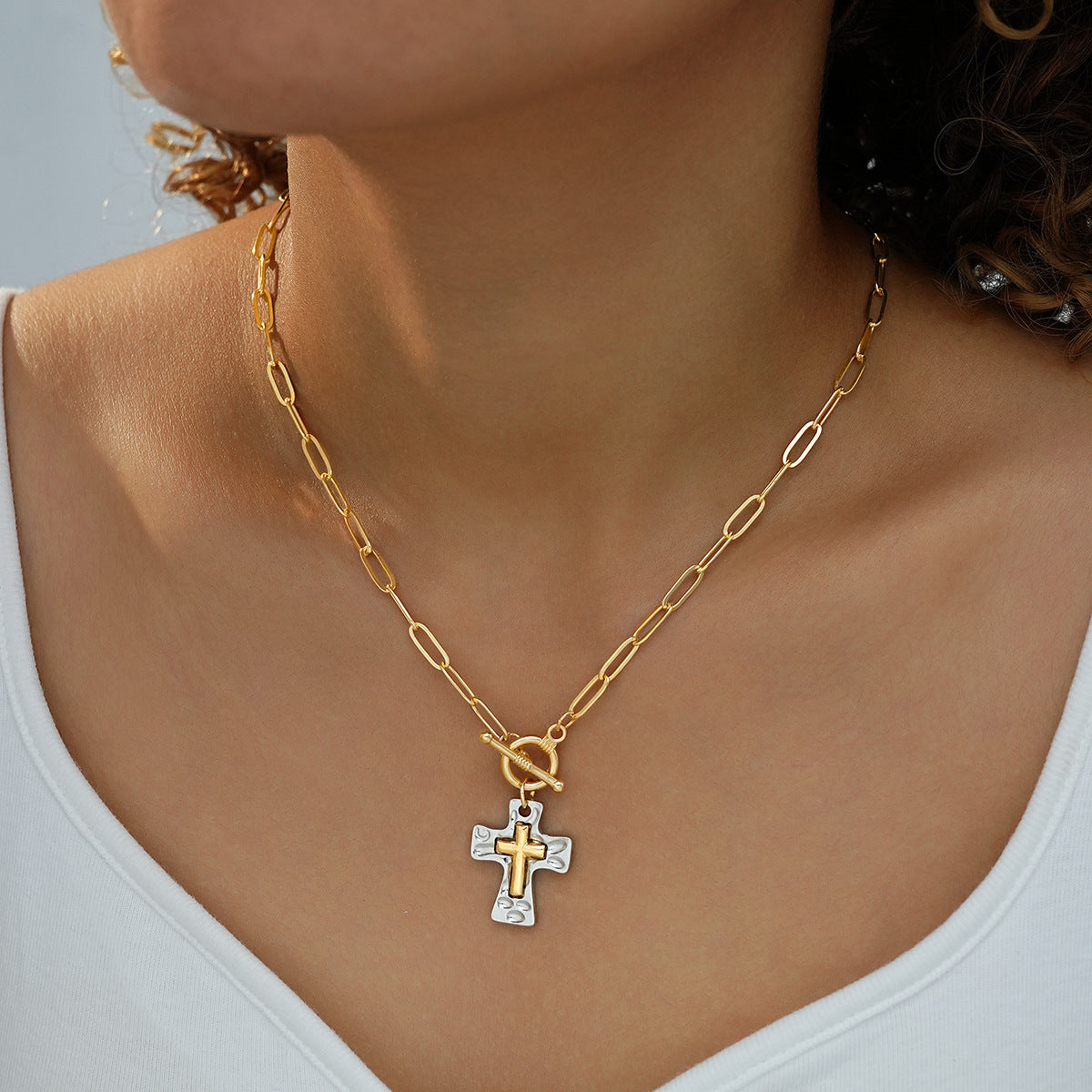 Cross Pendant Necklace For Women In Alloy With Paperclip Chain, Perfect For Daily Wear