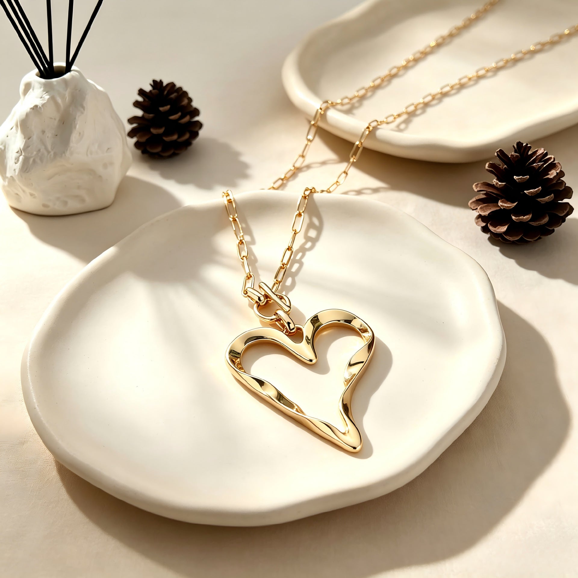 Heart Shape Long Necklace In Gold Featuring Alloy Pendant With Punk Style And Paperclip Chain For Unisex