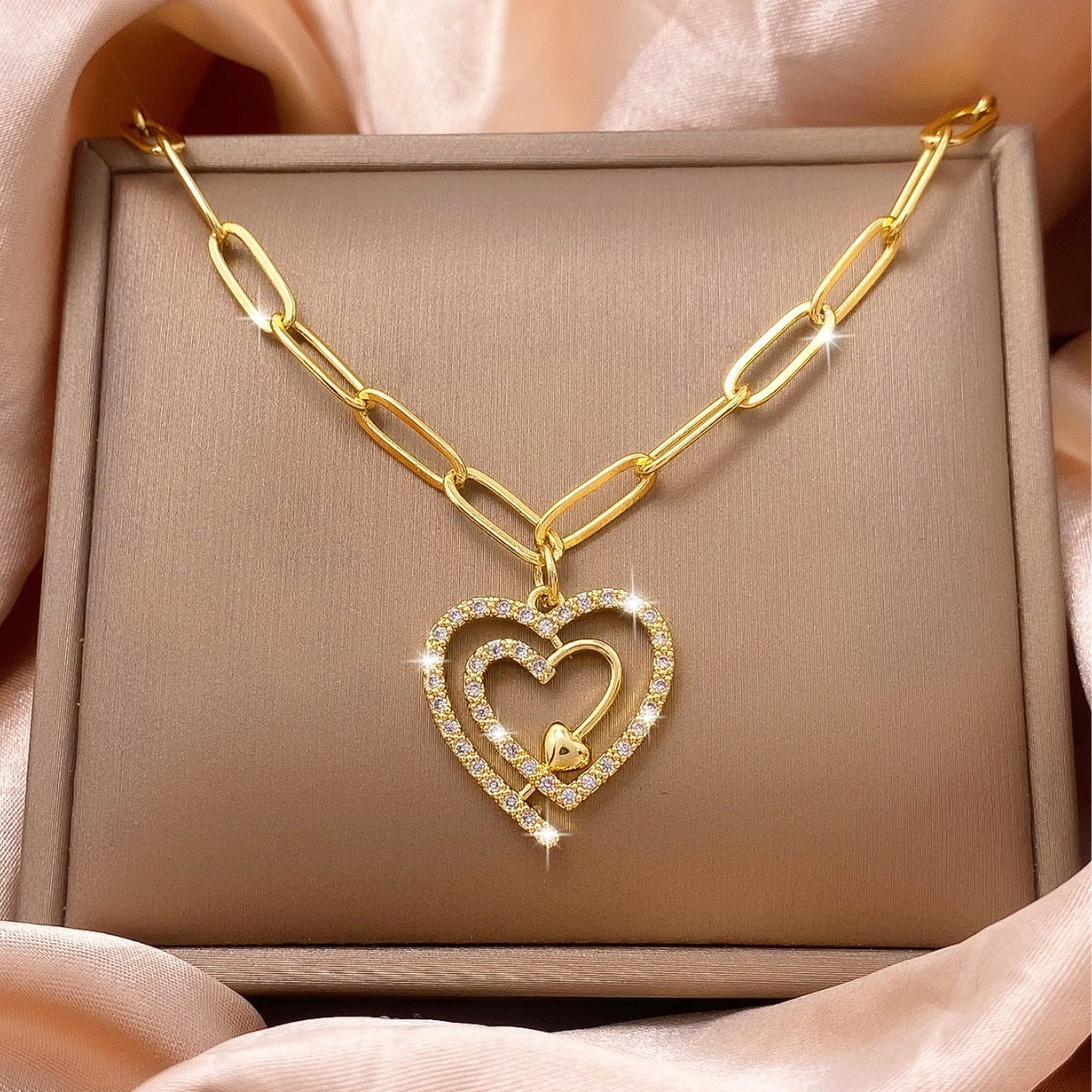 Heart Shape Pendant Necklace For Women In Simple Style With 18K Real Gold Plated Copper And Paperclip Chain