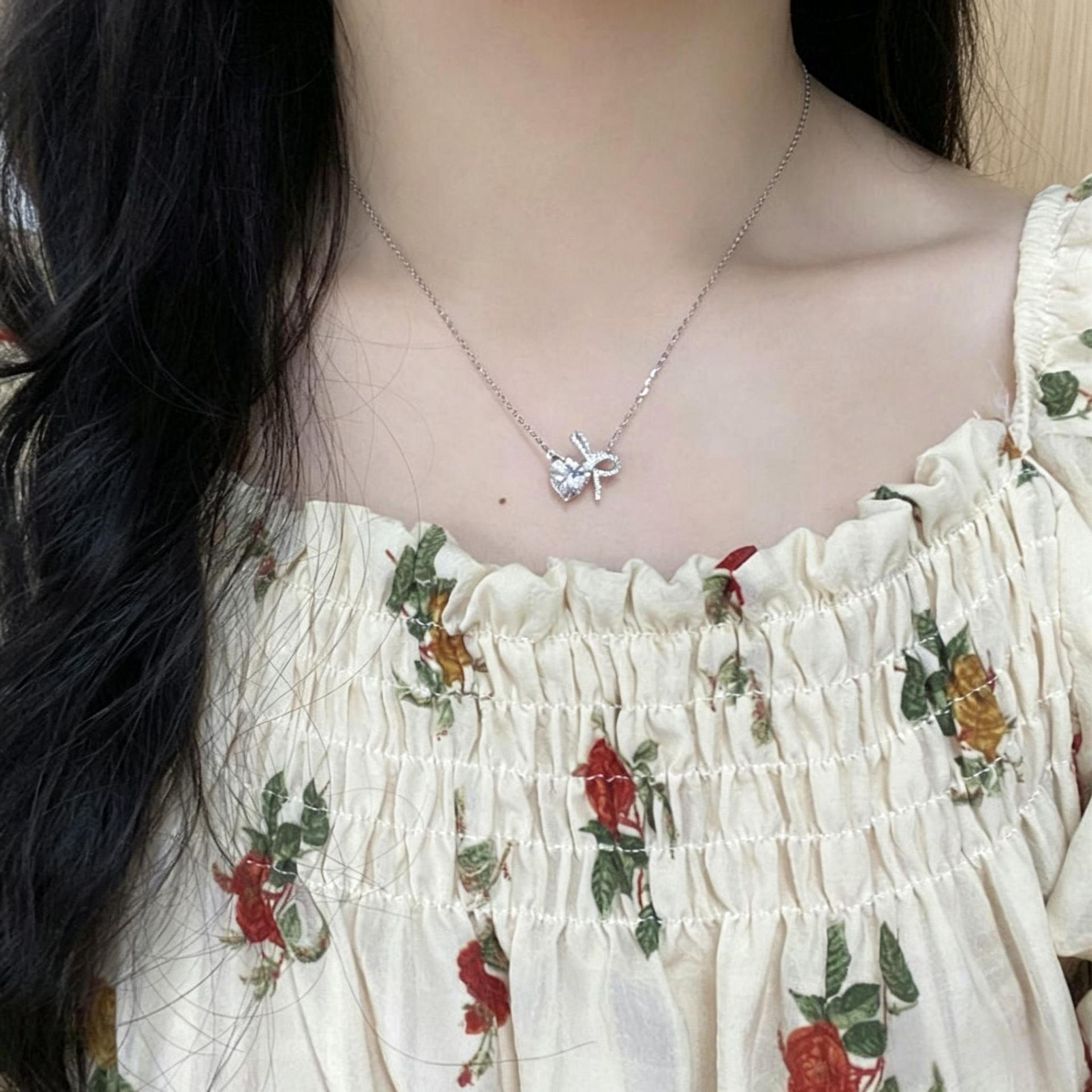 New Style Bow Tie Necklace For Women Featuring Alloy Pendant With Zircon Inlay