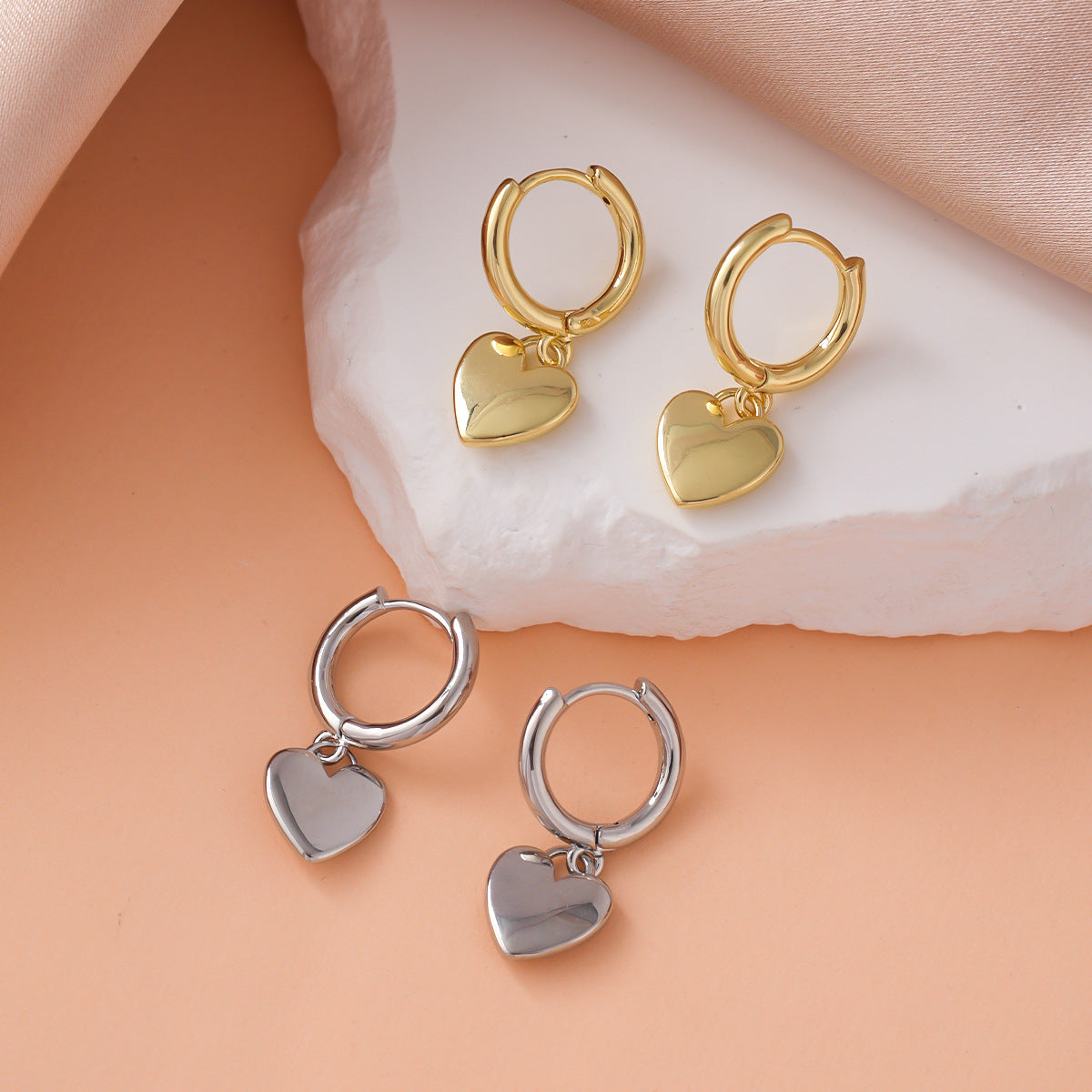 Heart Shape Earrings For Women With Copper Ear Pins, Sweet Style, Electroplated Gold Plating