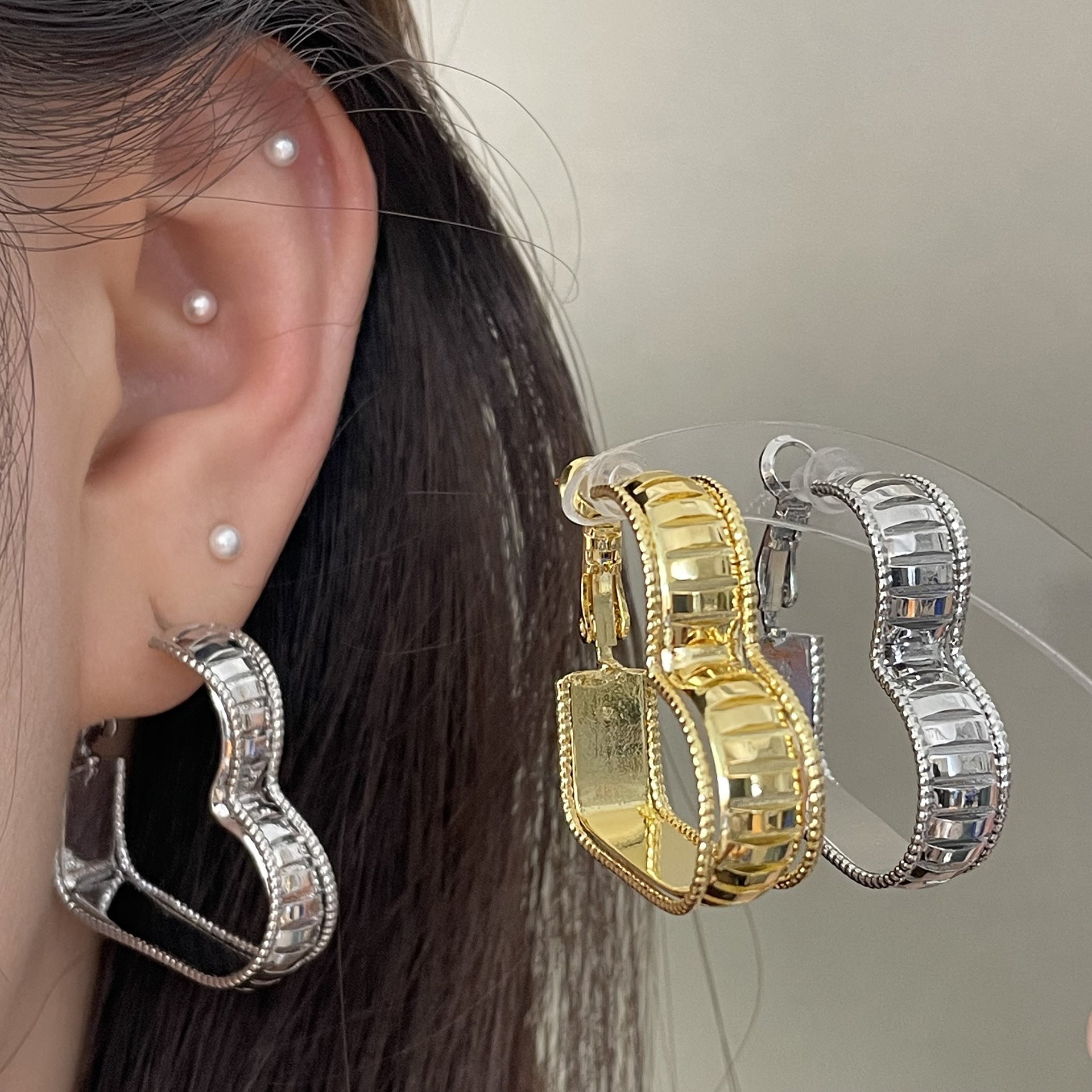 Lingge Copper Stud Earrings In New Style For Women With Electroplated Gold Plating