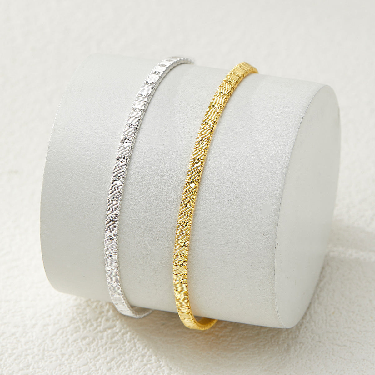 Brushed 925 Sterling Silver Circle Bracelet For Women With Glass Inlay In Silver