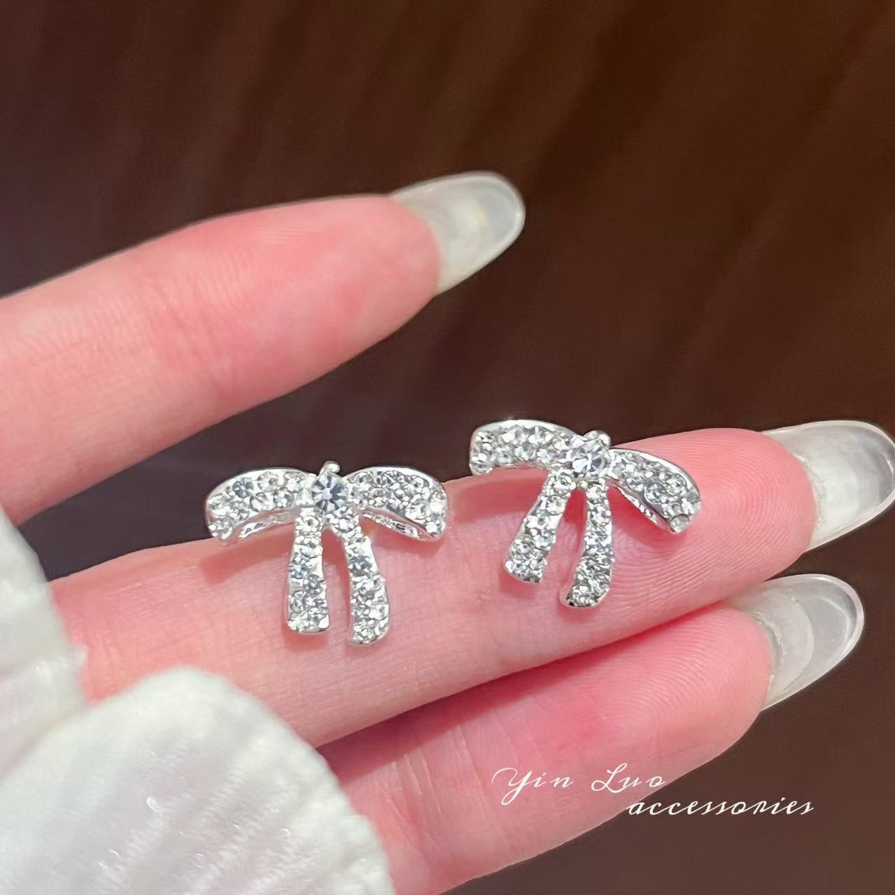 Bow Tie Stud Earrings For Women In New Style Featuring Copper Posts And Rhinestone Inlay With Electroplated Alloy
