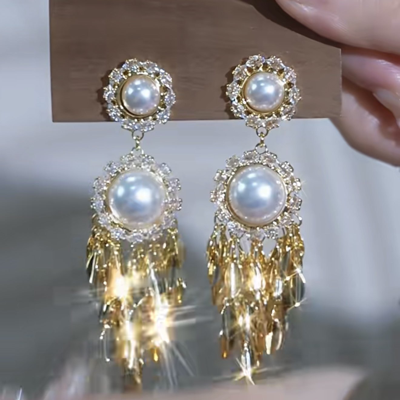 Novelty Leaves Earrings For Women With Copper Tassel And Artificial Pearl Inlay