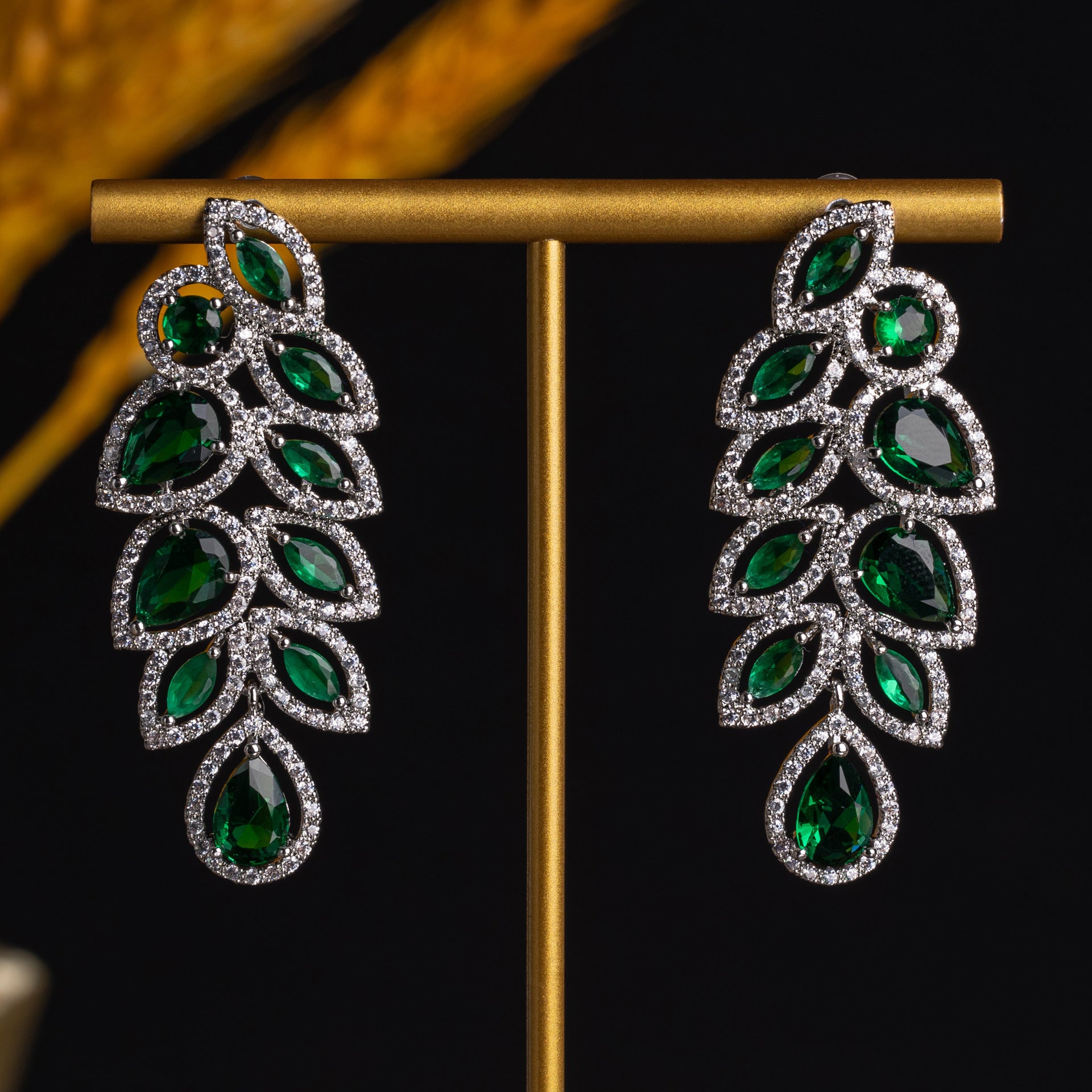 Leaf Drop Earrings For Women In Simple Style With Copper Ear Pins And Zircon Inlay