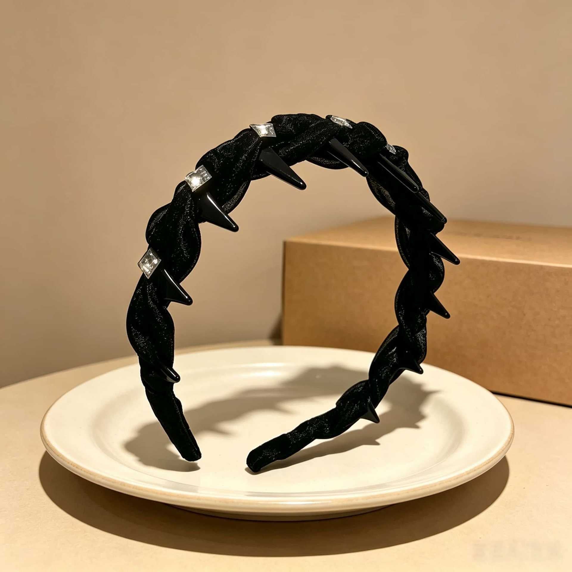 Cute Jewelry Headband For Women Featuring Mixed Materials And Dyed Black Crystal Inlay