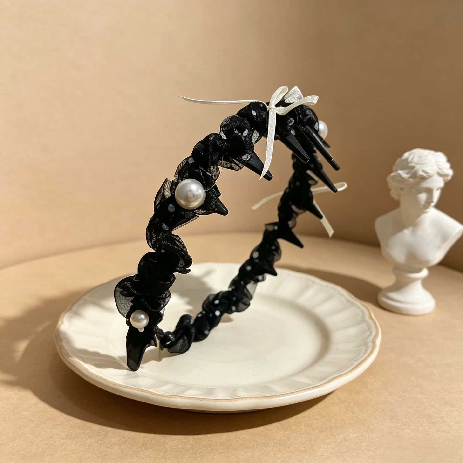 Cute Jewelry Headband For Women Featuring Mixed Materials And Dyed Black Crystal Inlay