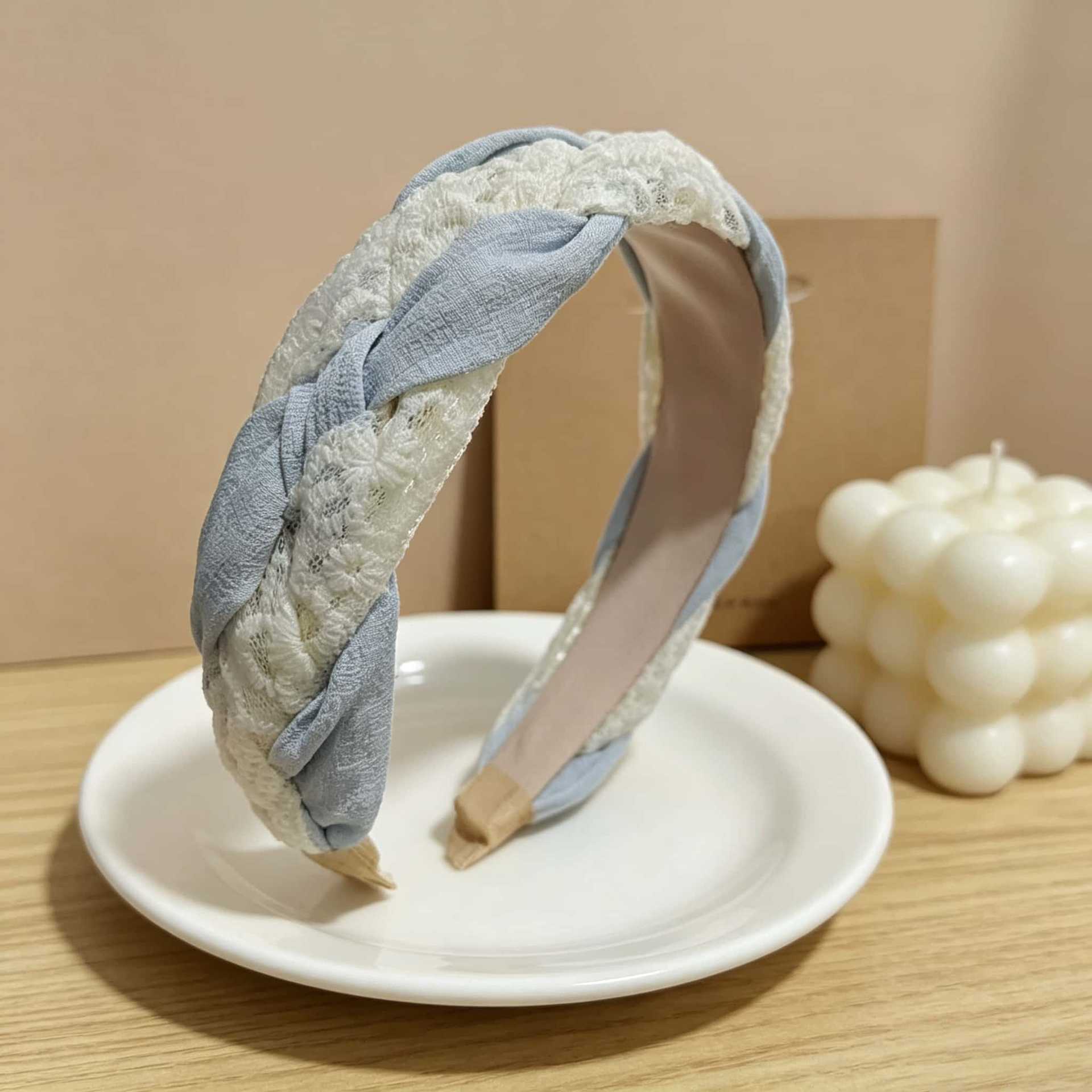 Cute Jewelry Headband For Women Featuring Mixed Materials And Dyed Black Crystal Inlay