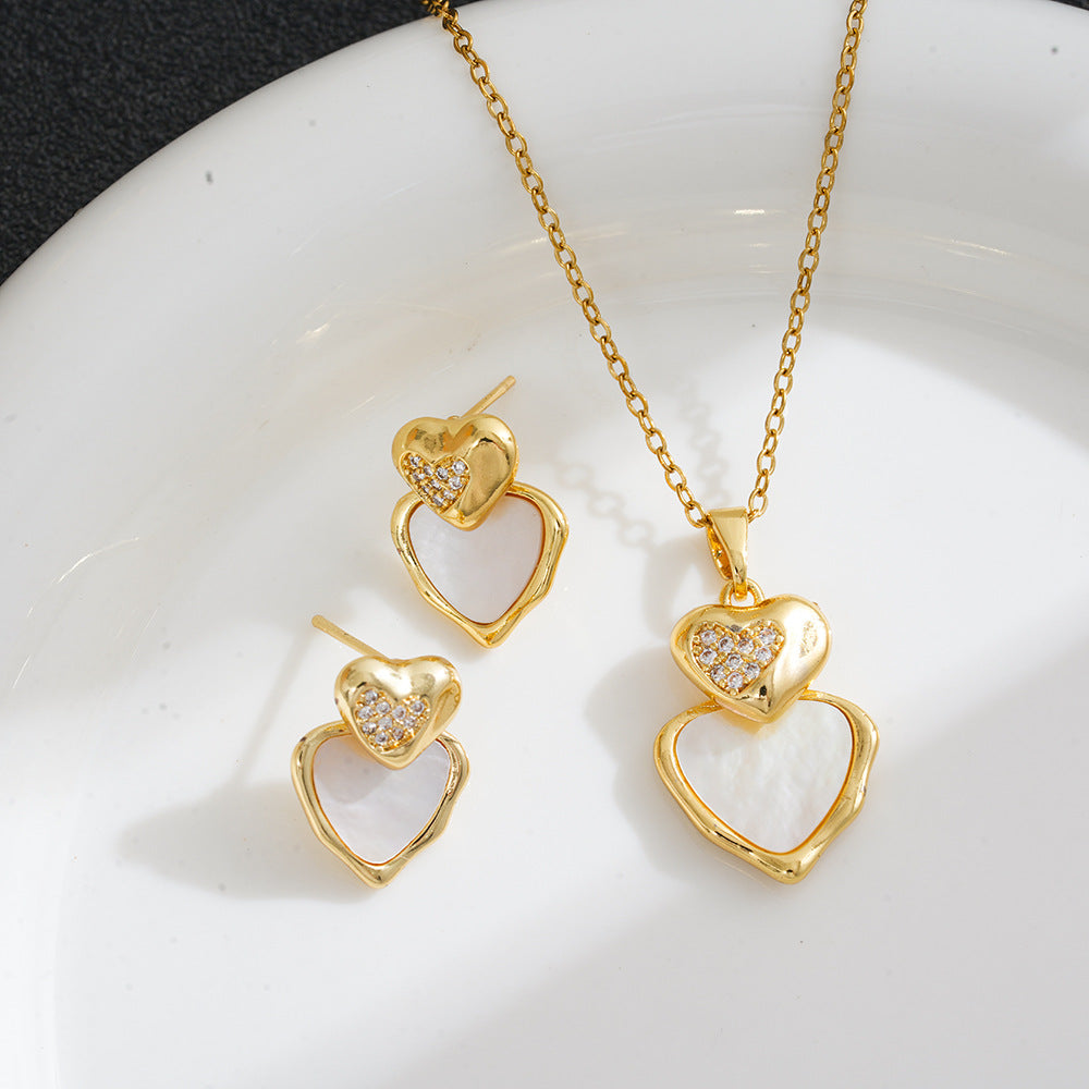 Heart Shape Waterproof Non Tarnish Gold Titanium Steel Necklace With Zircon Inlay And Cable Chain For Women In Simple Style