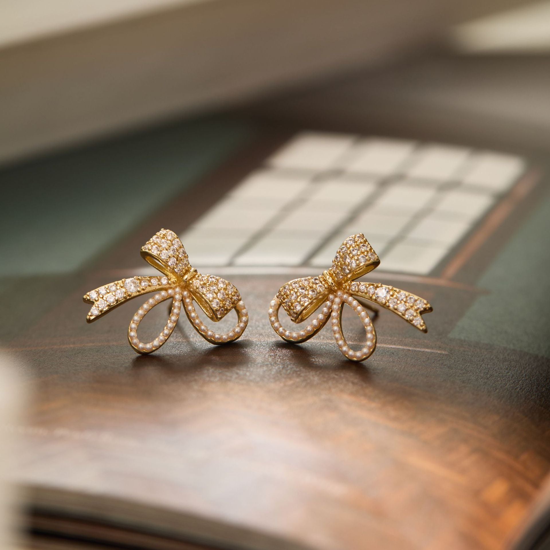Bow Tie Stud Earrings For Women, 1 Pair, Made Of Copper Featuring Retro Style