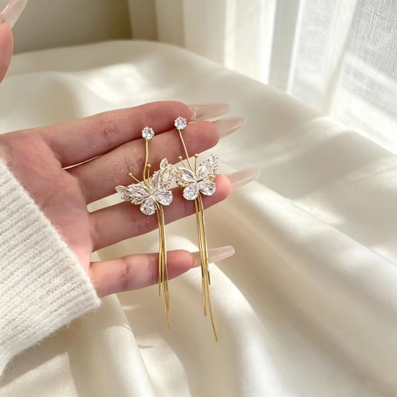 Butterfly Earrings For Women In Silver With Zircon Inlay, Featuring Copper Posts And Sweet Style