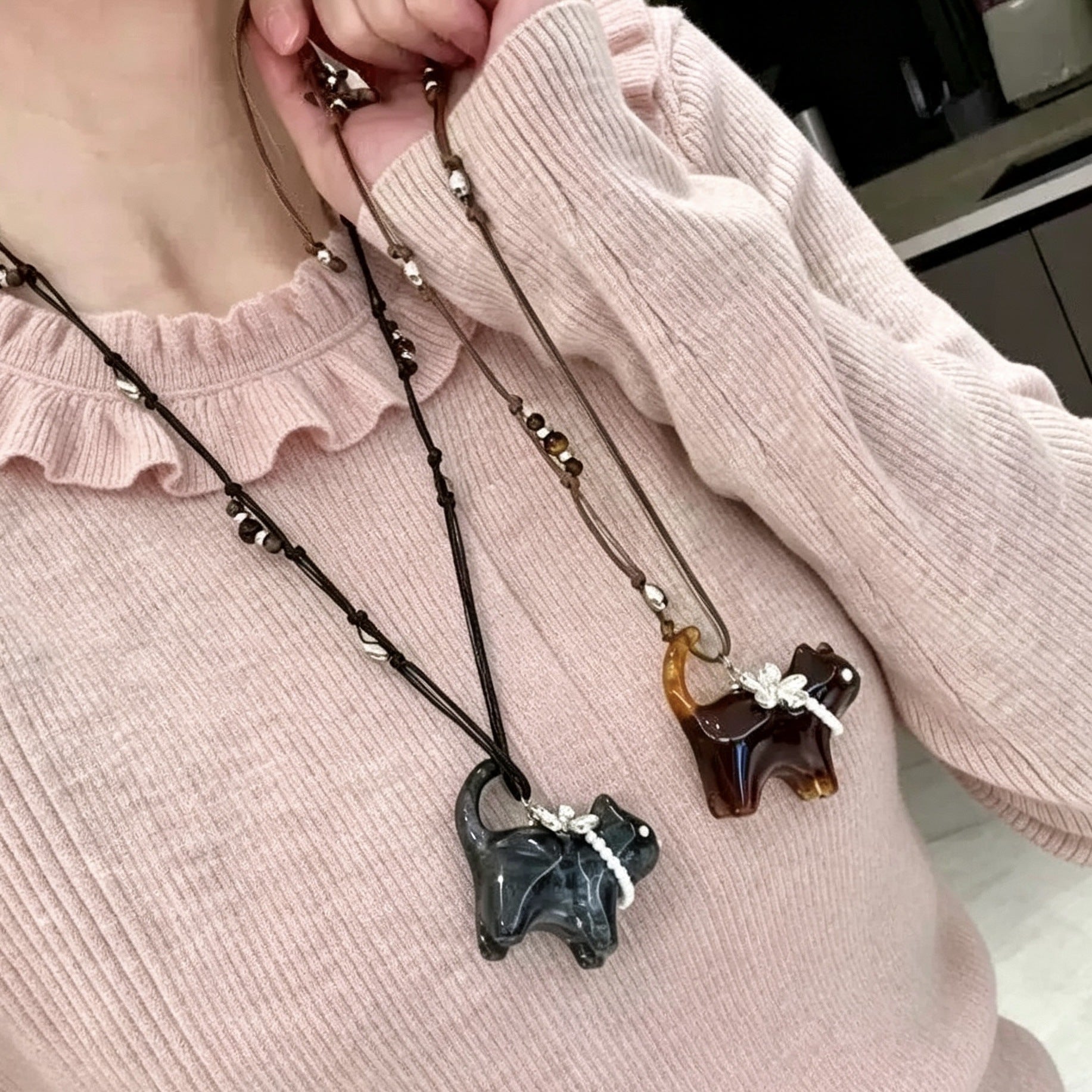 Long Cat Pattern Necklace For Women With Glass Braid And Woven Rope Chain Featuring Resin Pendant