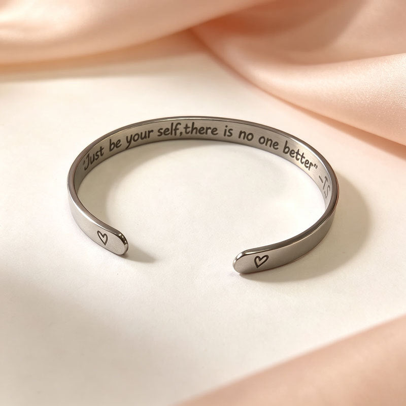 Heart Shape Carving Bangle In 304 Stainless Steel With Electroplated Gold Plating, Simple Style, Stretch Adjustable