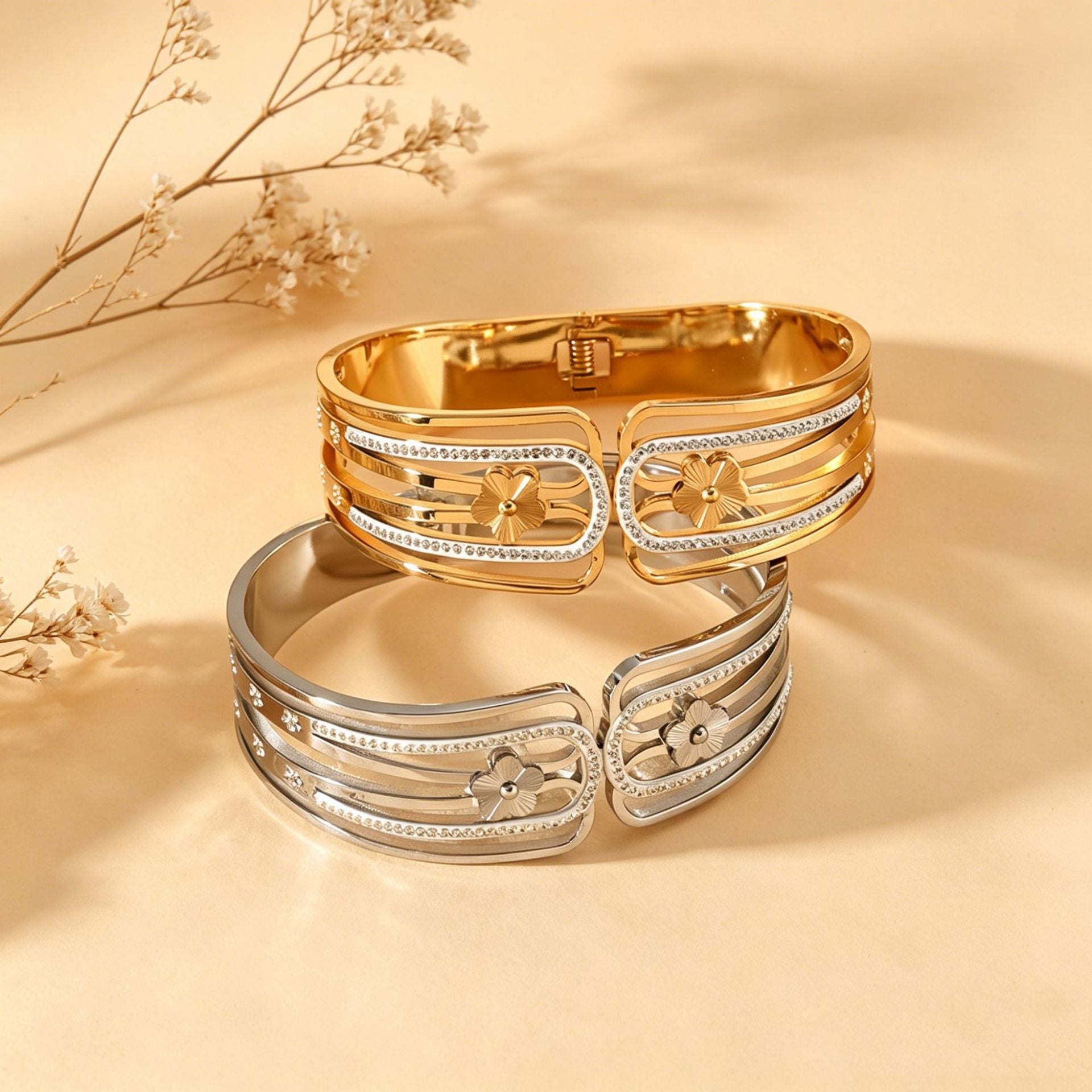 Luxurious Flowers Waterproof Non Tarnish Titanium Steel Bangle For Women With Electroplated Gold Plating