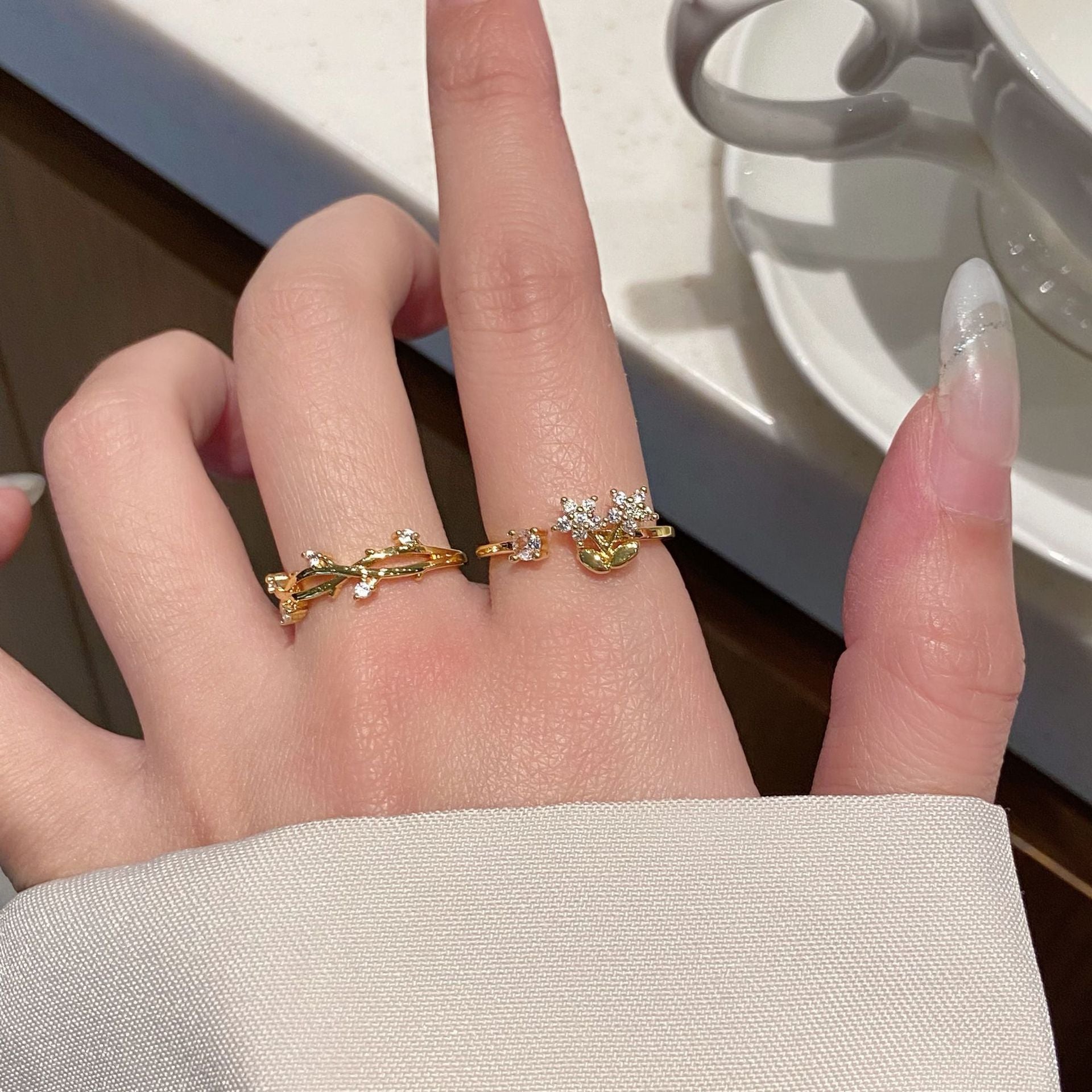 New Style Open Leaf Ring For Women In Electroplated Copper With Zircon Inlay
