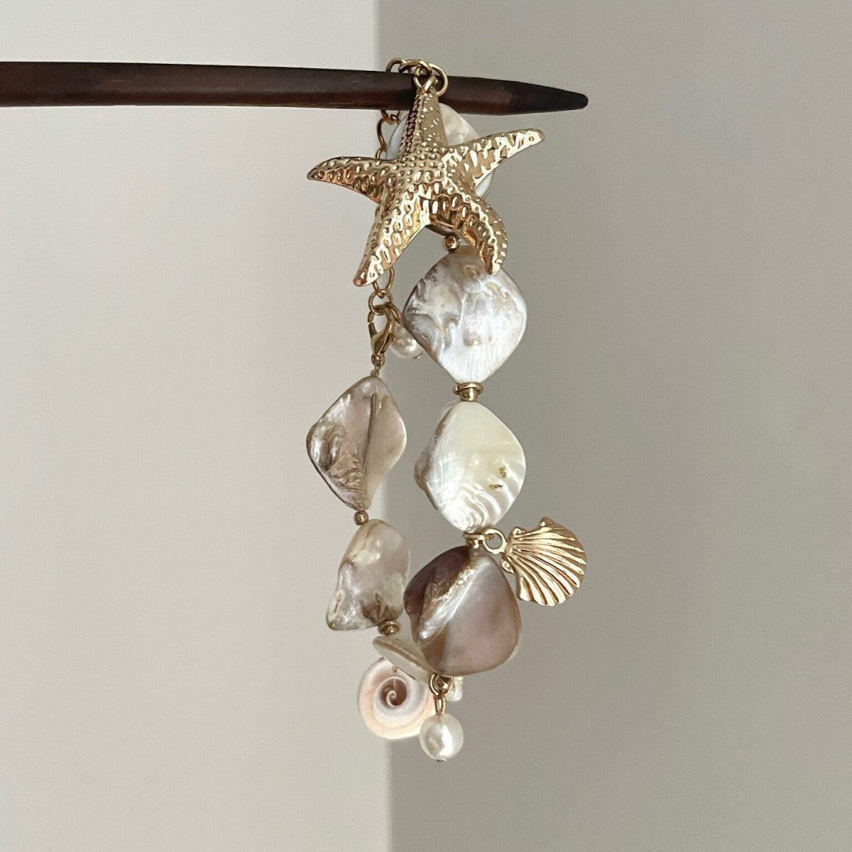 Starfish Beaded Marine Style Bracelet For Women Featuring Shell Material And Shell Inlay