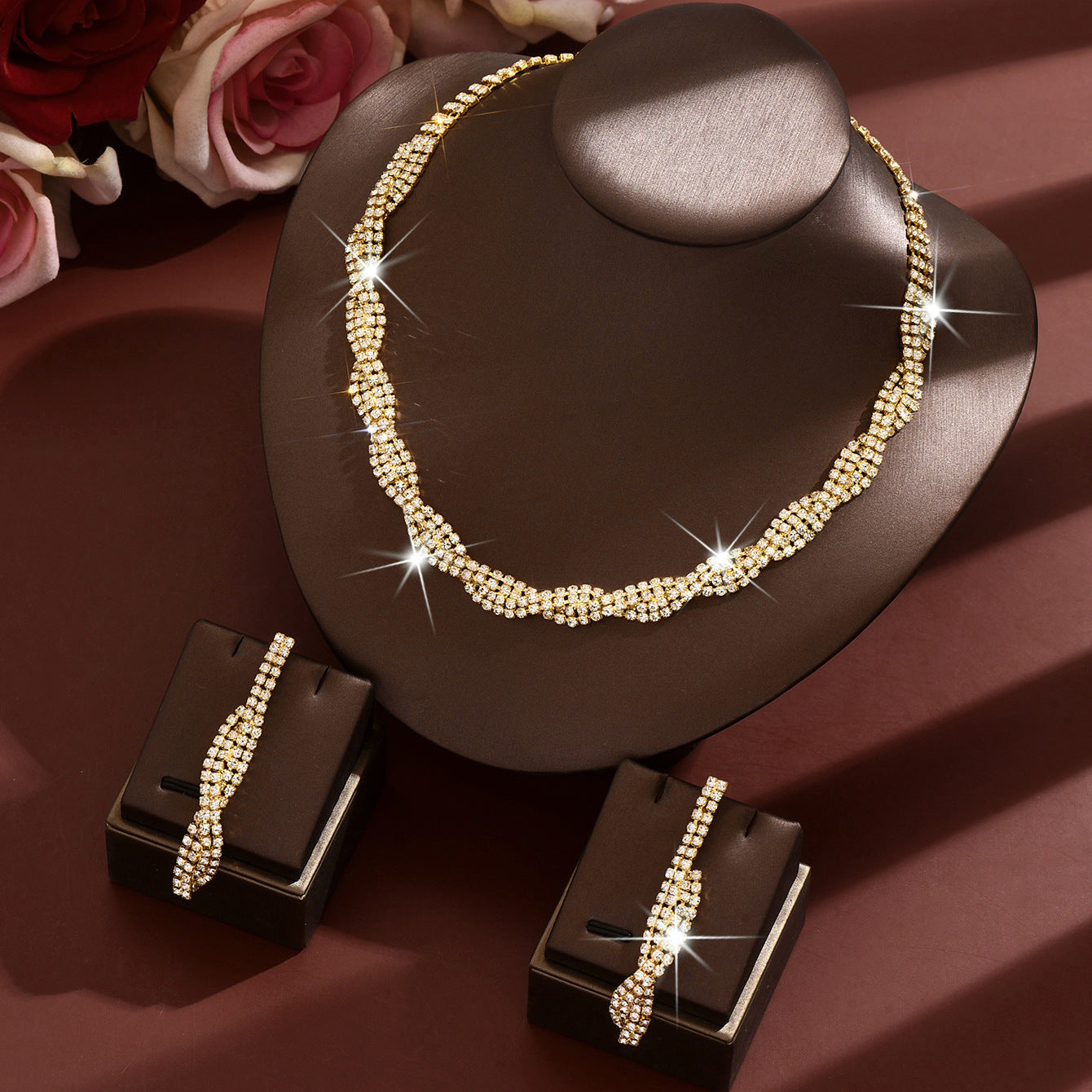 Luxurious Copper Cross Jewelry Set For Women With Rhinestones And Twisted Rope Chain
