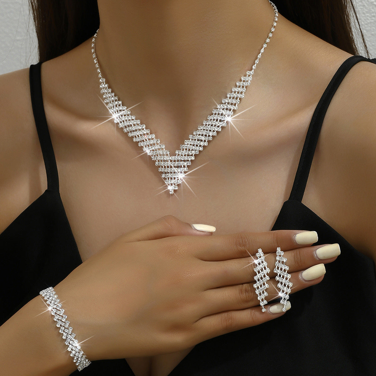 Luxurious Geometric Jewelry Set For Women In Copper With Rhinestones, 2 Pieces Set