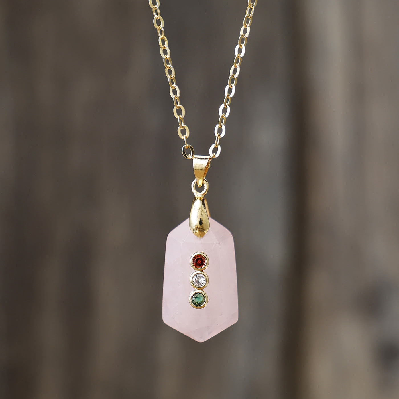 Original Design Crystal Pendant Necklace For Women Featuring Elegant Crystal Inlay
