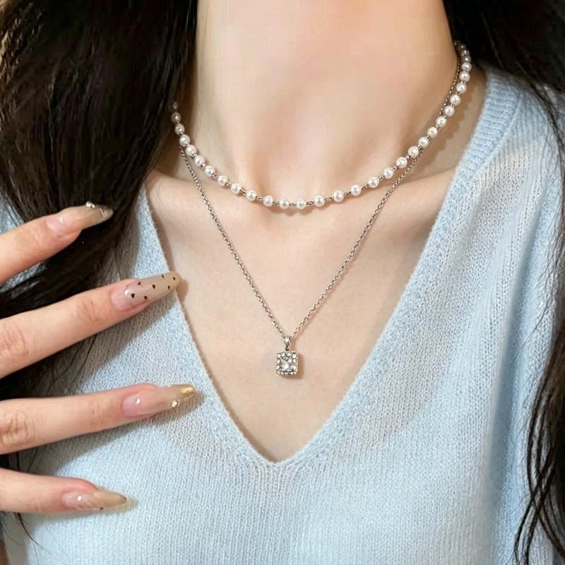 Double Layer Pearl Necklaces For Women Featuring Zinc Alloy Chain And Pendant With Electroplated Finish