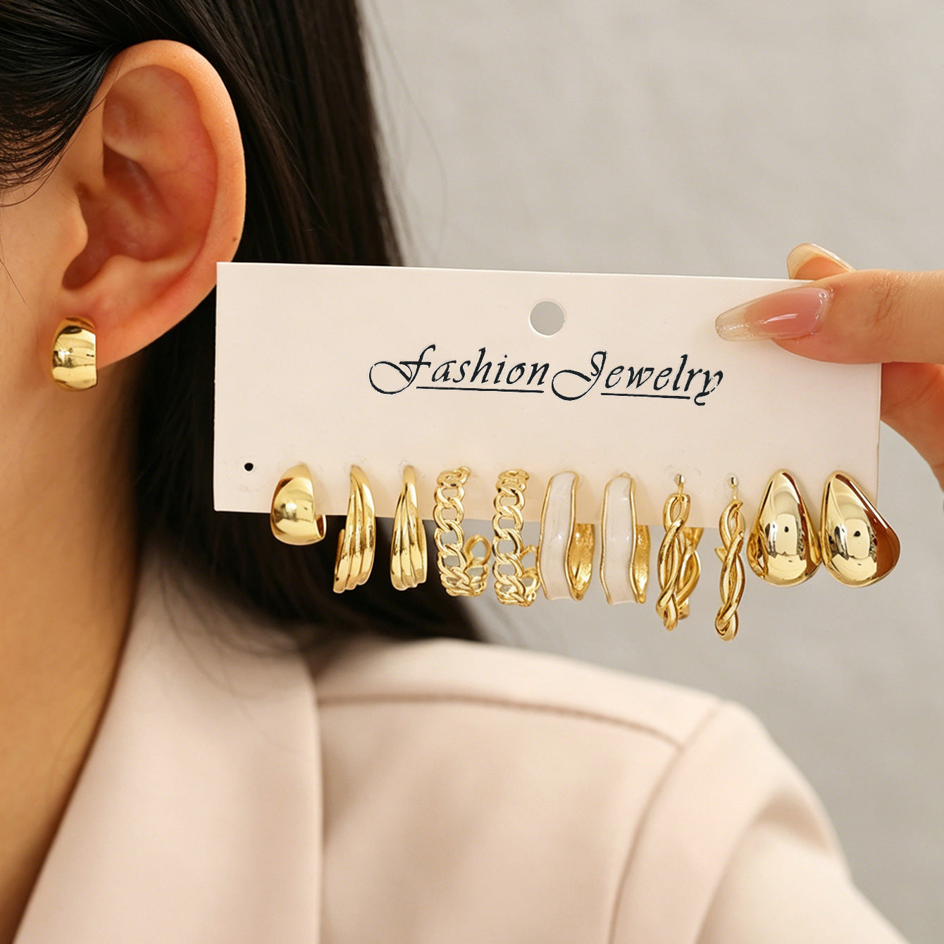 Exaggerated Twist Enamel Earrings For Women In Gold, 6 Pairs Of Alloy Jewelry