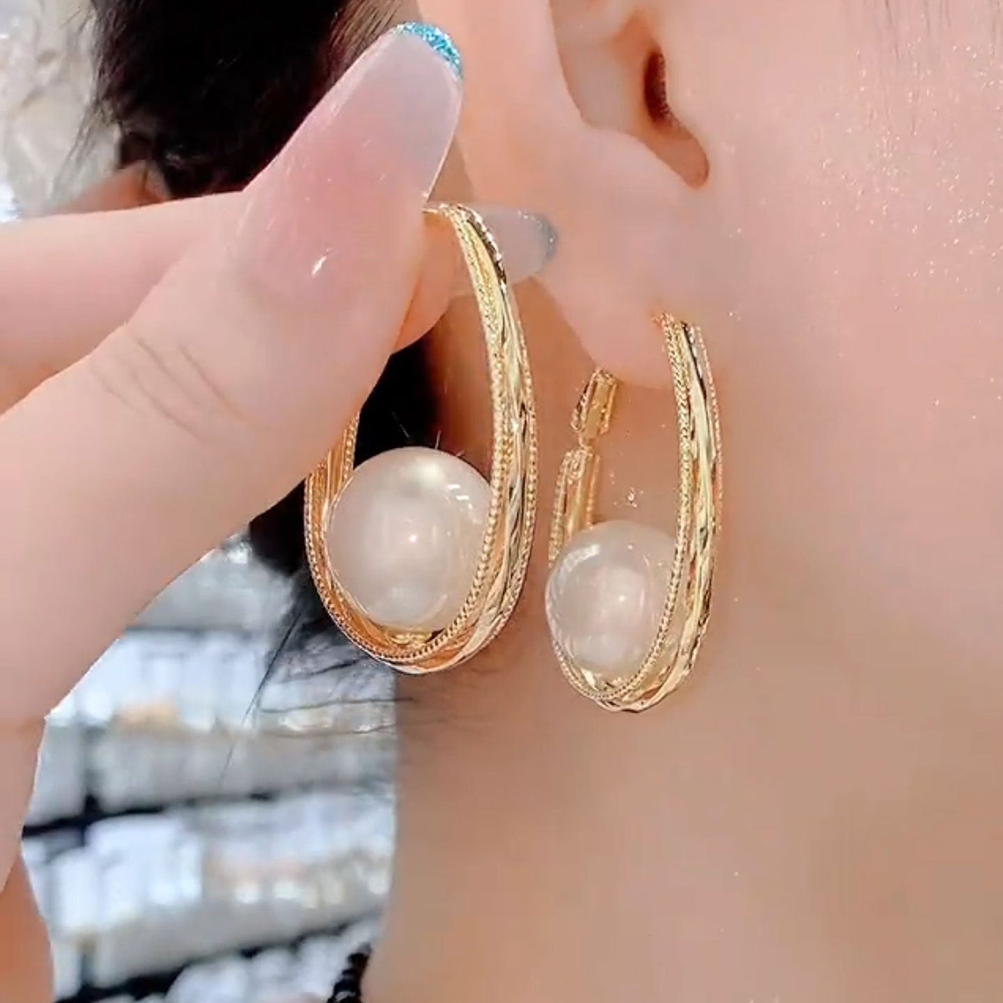 Elaborate Copper Alloy Hoop Earrings For Women Featuring Artificial Pearl Inlay With New Style Circle Design