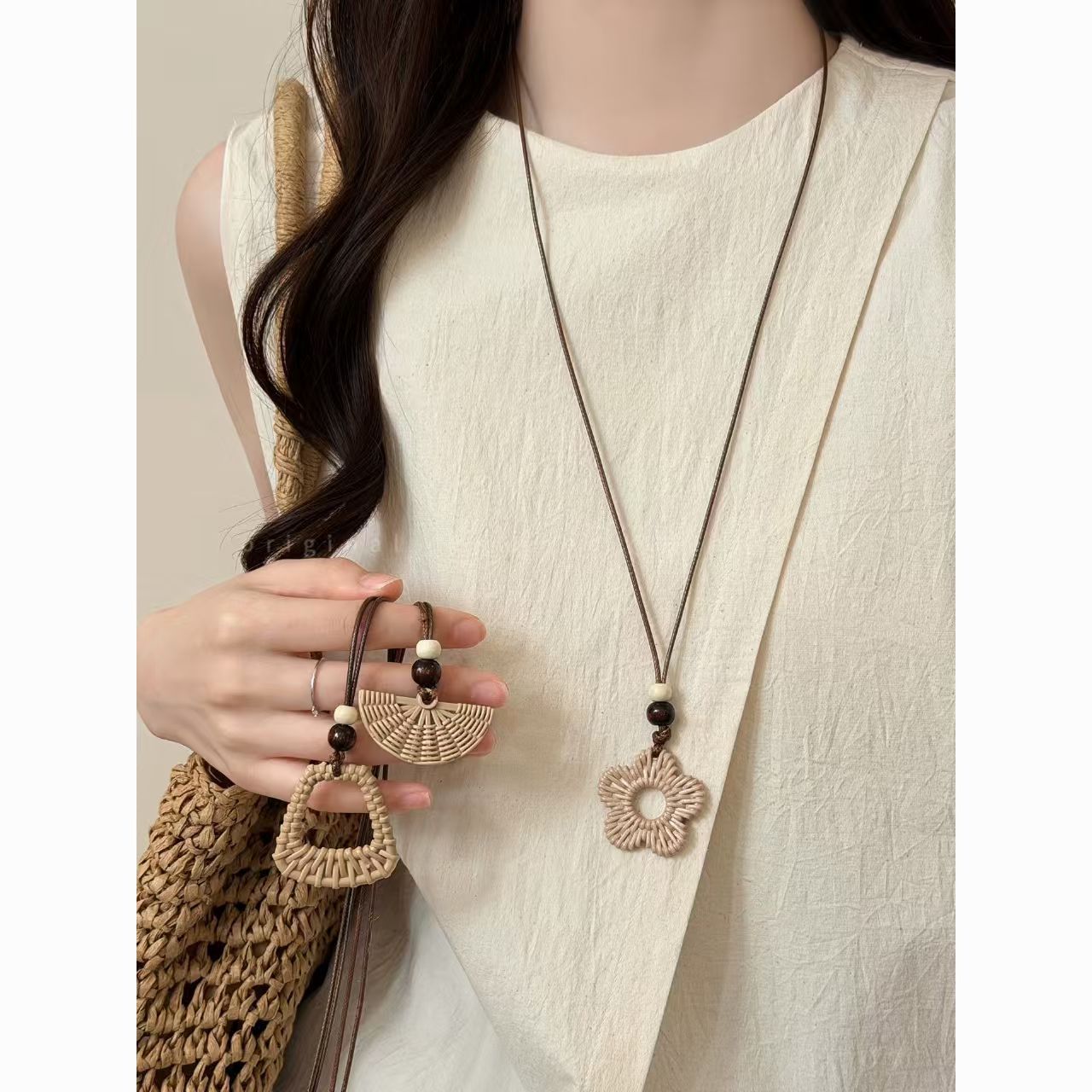 Bohemian Acrylic Flowers Pendant Necklace For Women With Braid Craft, Long Style Acrylic Inlay