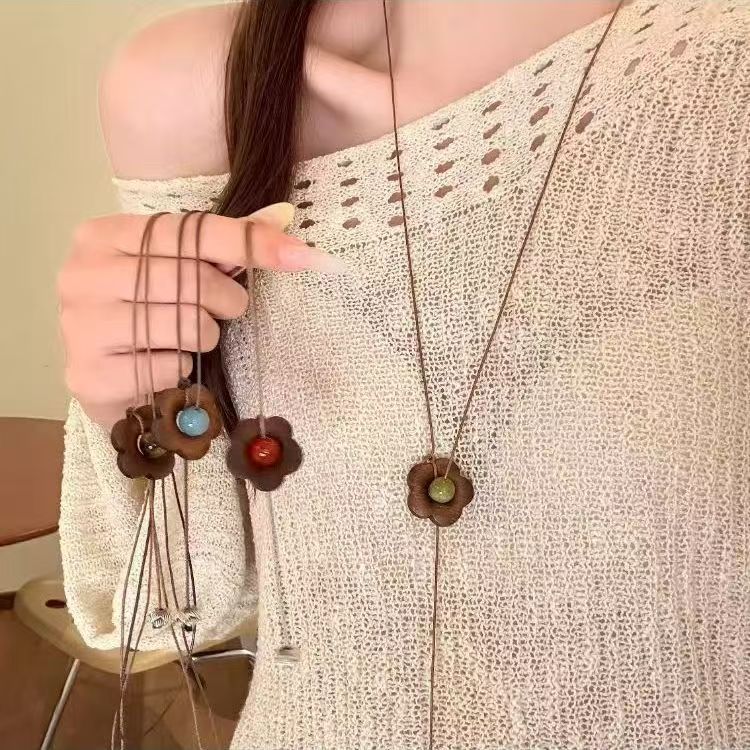 Ethnic Style Red Beaded Chain Sweater Chain Necklace For Women Featuring Wood Beading Flowers