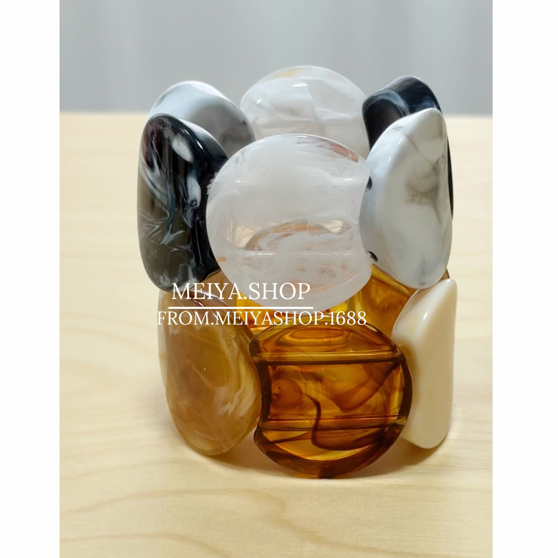 Exaggerated Geometric Resin Bangle Featuring Bold Design For Stylish Statement