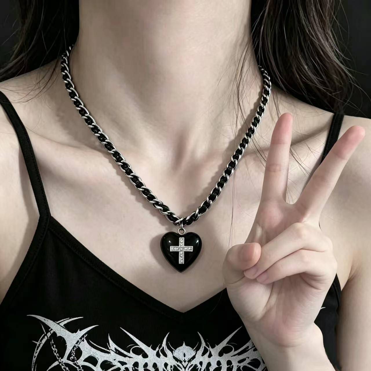 Heart Shape Braid Choker For Women With Woven Leather Rope Chain And Alloy Pendant Necklace