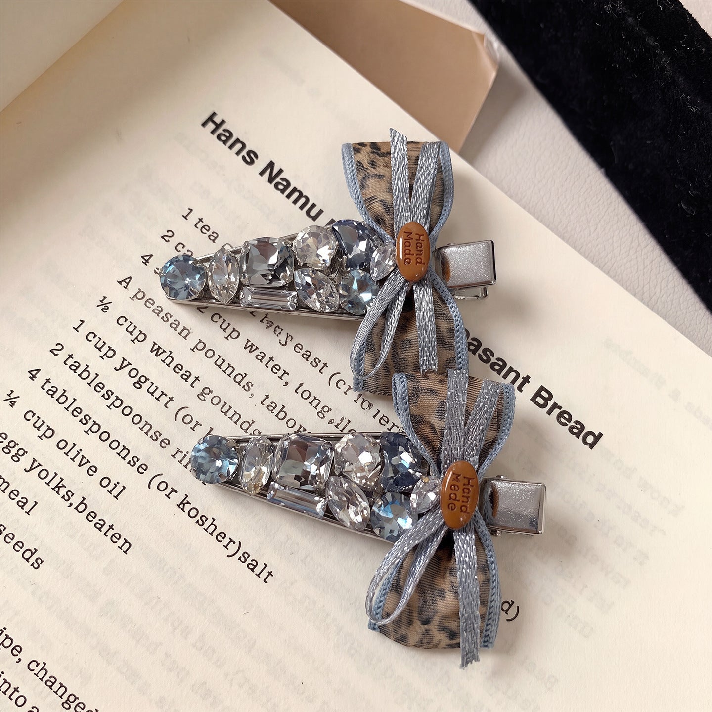 Sweet Leopard Print Hairpin For Women With Mixed Materials And Rhinestone Inlay
