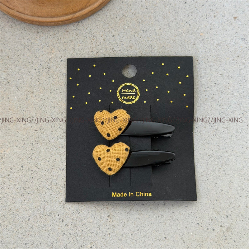 Sweet Heart Shape BB Clips Hair Accessories For Women In Mixed Materials With Fabric Inlay, 1 Pair