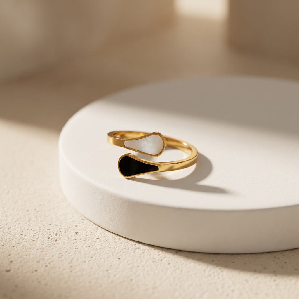 Geometric Electroplated Rings For Women In 304 Stainless Steel With 18K Real Gold PVD Coating And Shell Inlay