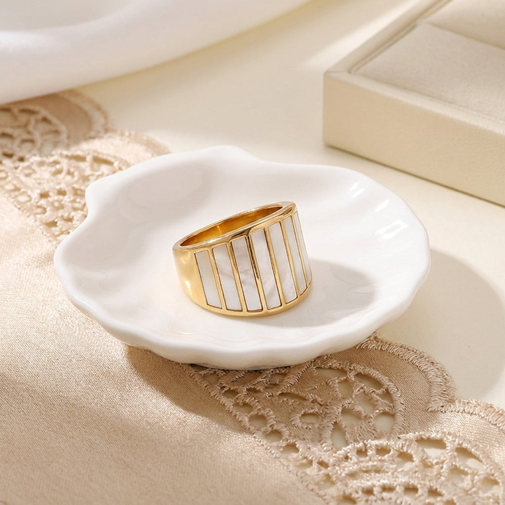 Geometric Electroplated Rings For Women In 304 Stainless Steel With 18K Real Gold PVD Coating And Shell Inlay